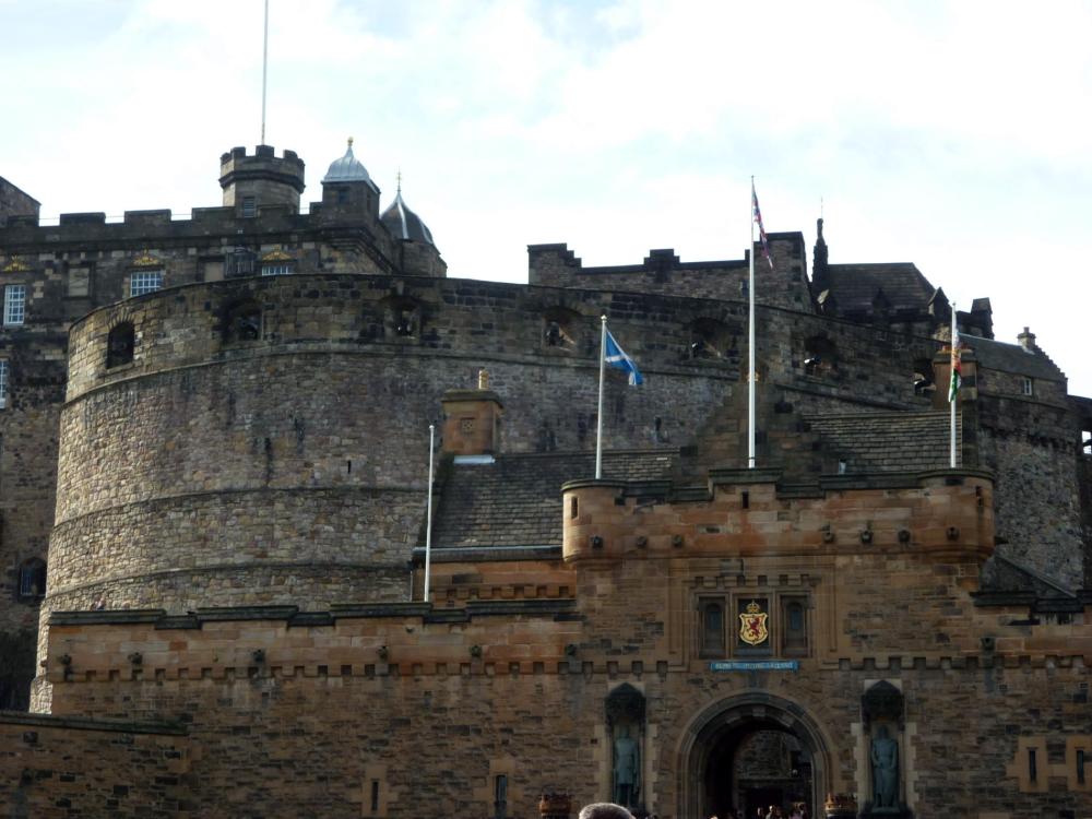 edinburgh-castle-1