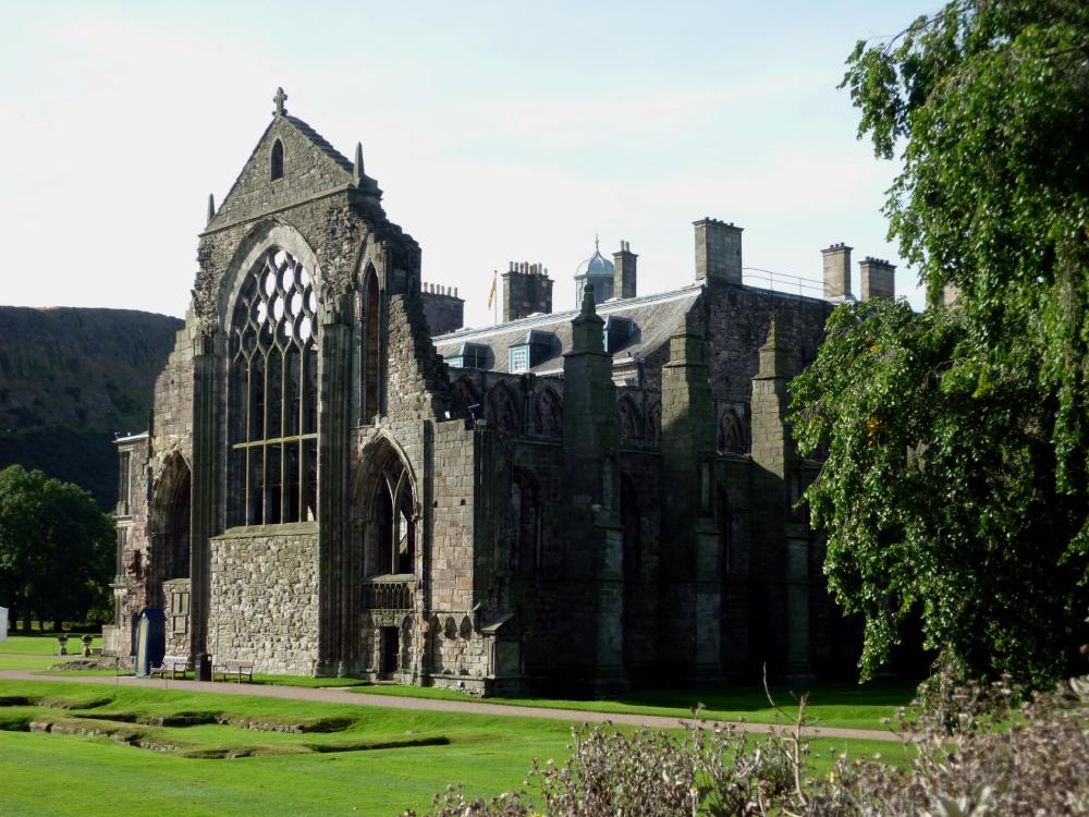 edinburgh-holyrood-palace-7